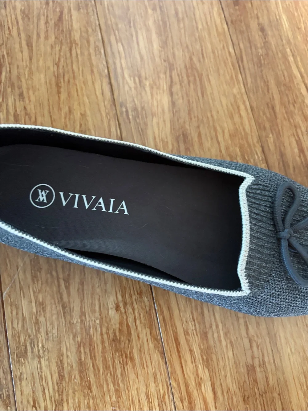 Vivaia Women's Grey Pointed-Toe Knit Loafers with Bow - size 39